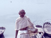 India 1987  pelgrim at pelgrim place, Ganga  and Yamuna meet, Prayagraj, Allahabad