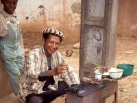 Madagaskar 1997  friendly sate seller, Ambositra