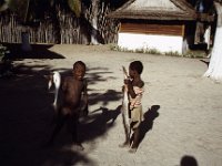 Madagaskar 1997  young fisher boys, Ifaty