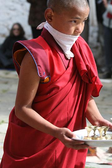 20081115-084bhutan.jpg - black hat dance