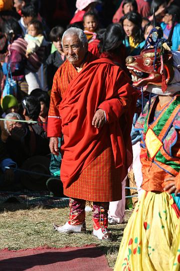 20081116-428bhutan.jpg - ceremoniemeester Jambay Lakhang festival in Bumthang