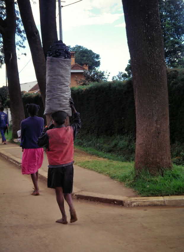 Madagaskar, zware last