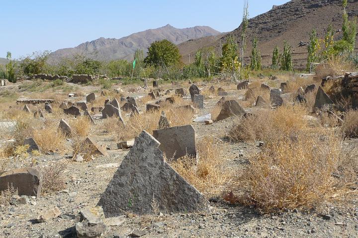 P1010671.JPG - muslim cemetery