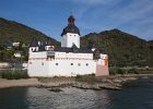 Burg Pfalzgrafenstein, een kasteel op het eiland Falkenau, ook bekend als het eiland Pfalz, in de rivier de Rijn bij Kaub, Duitsland. Het kasteel werd vanaf het begin van de 14e eeuw gebruikt om tollen te heffen op de Rijn, een lucratieve bezigheid voor de paltsgraven.