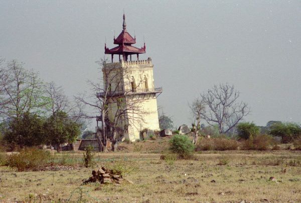 my0416.jpg - Inwa, Nanmyin watchtower