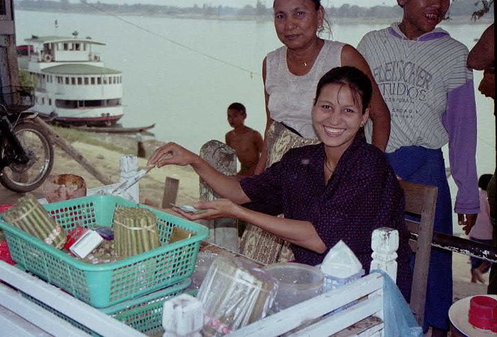 my416.jpg - Monywa smile