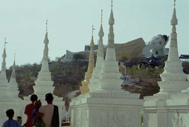 my418.jpg - Monywa, 90 meter long reclining Buddha