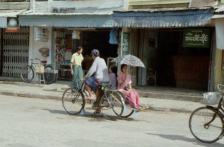 my913.jpg - Pathein, Trishaw.