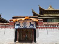 Ganjia Graslands, monastery
