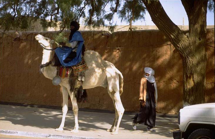 Algerije, Tamanrasset, proud Touareg